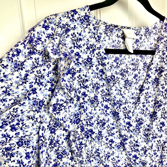 Super cute cottage core H&M dress size XL fits like plus size - Picture 3 of 4